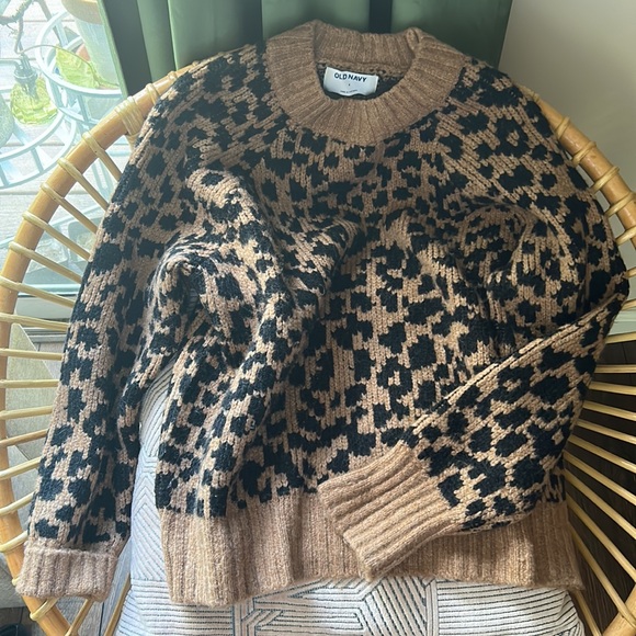 Old Navy cheetah print sweater - Picture 3 of 5